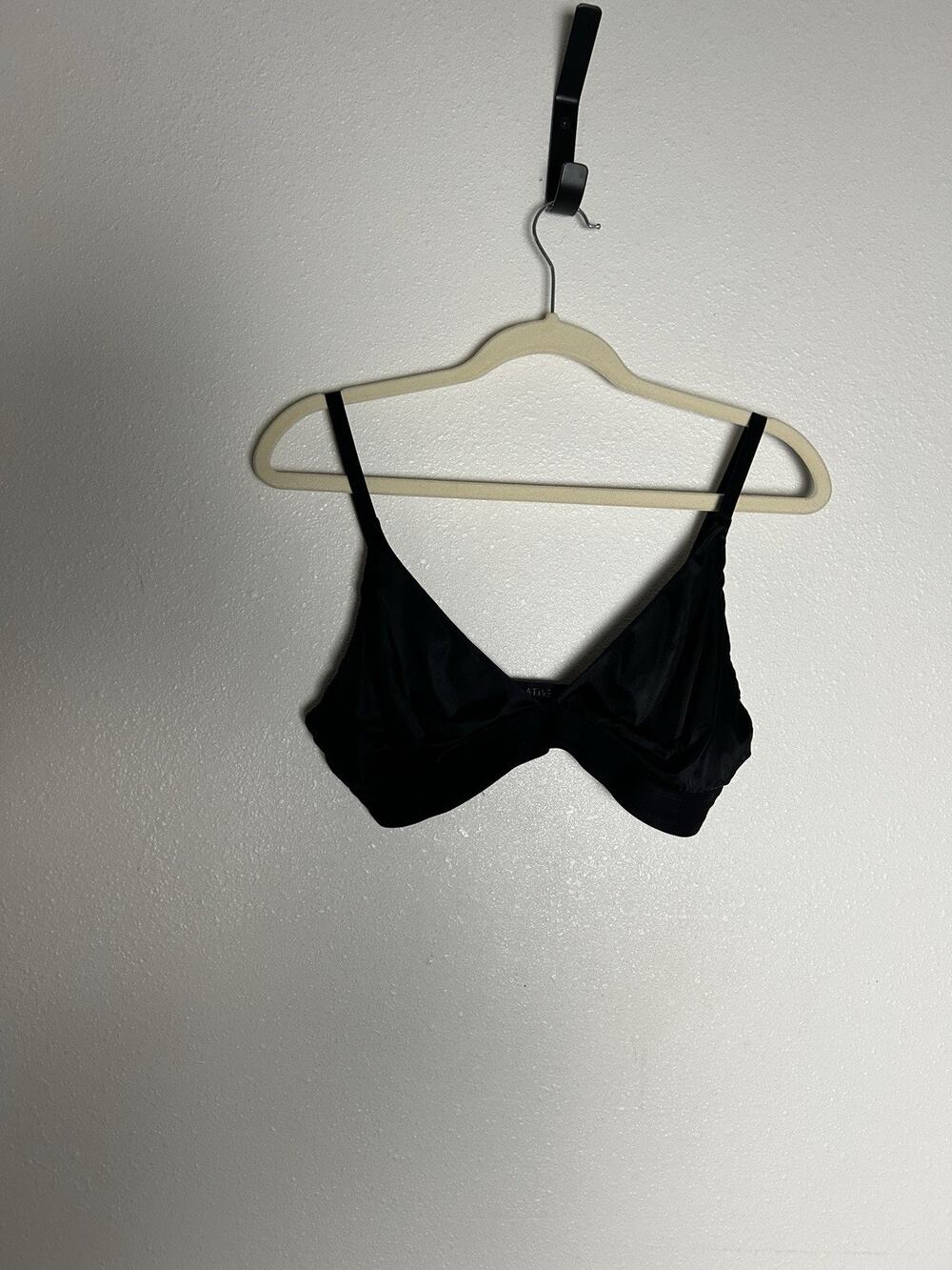 Negative Wireless Triangle Bra Unlined Black Adjustable Stretchy Size 4 (36 DD)